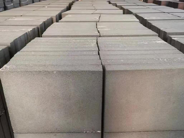 安全與舒適并重：防火發(fā)泡玻璃保溫板助力建筑防火與能效升級