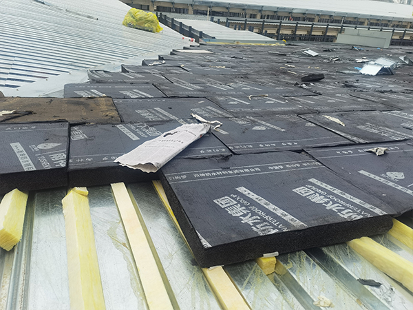 從傳統(tǒng)到現(xiàn)代：復(fù)合貼面泡沫玻璃演繹建筑立面的歷史變遷